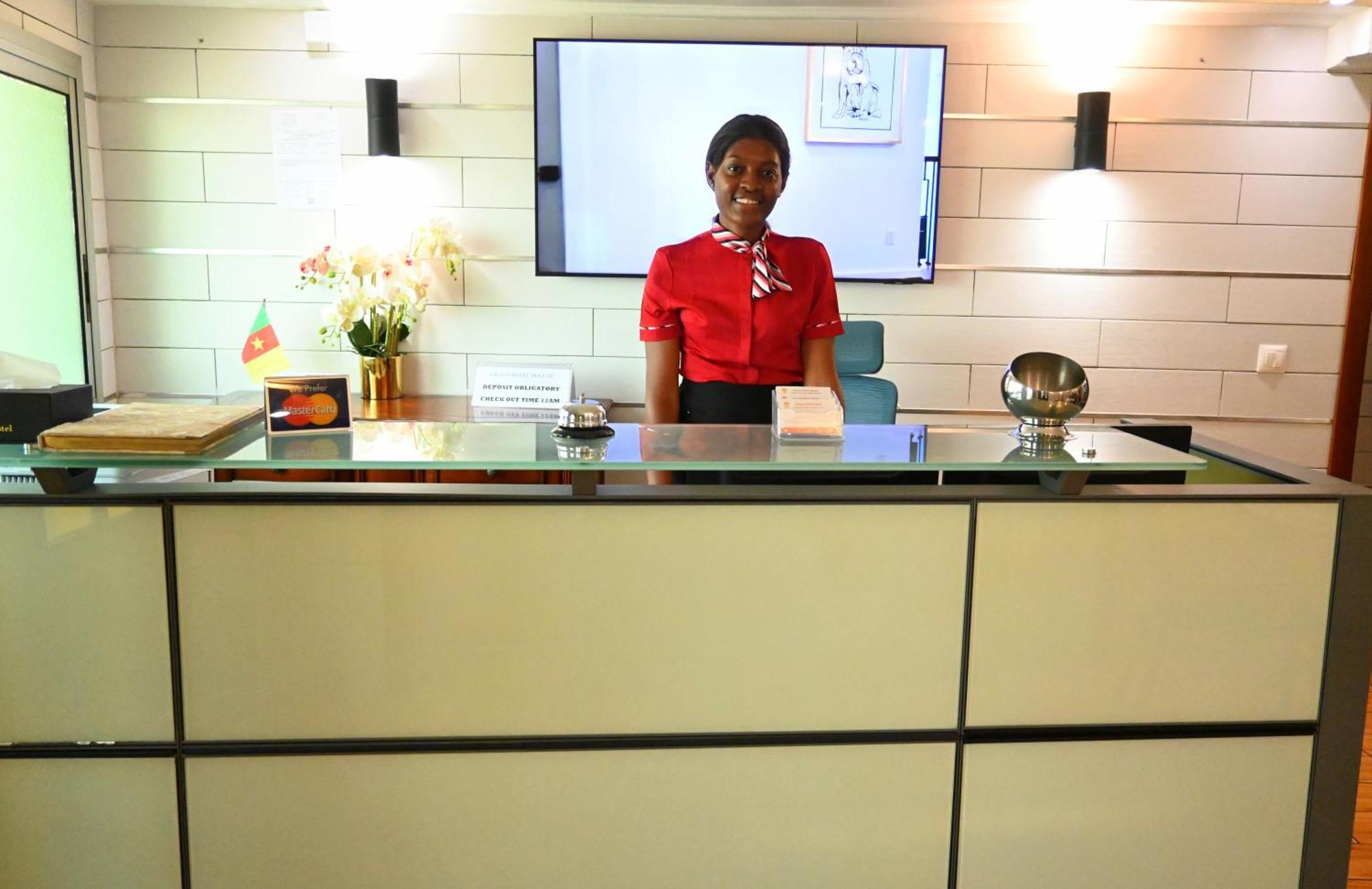 Grand Hotel Akwa Douala Extérieur photo